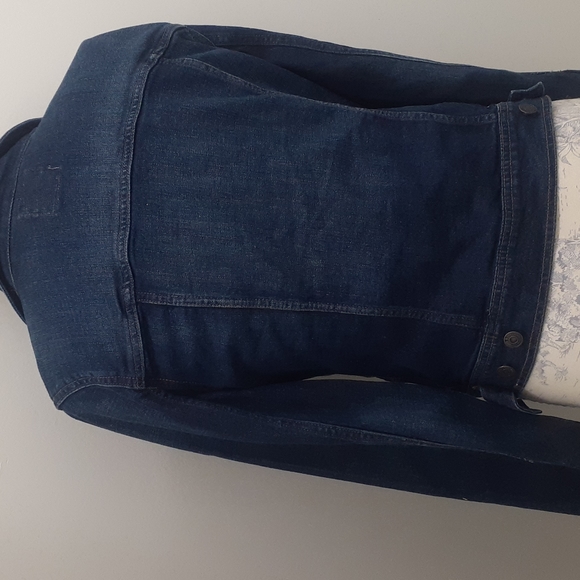 Old Navy classic Denim Jacket In Dark WORN Wash Sz M - Picture 5 of 9